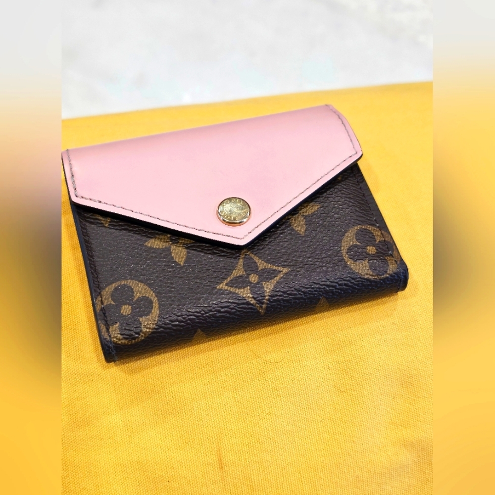 LOUIS VUITTON Monogram Portefeuille Zoe Trifold Wallet Leather Rose Ballerin COA